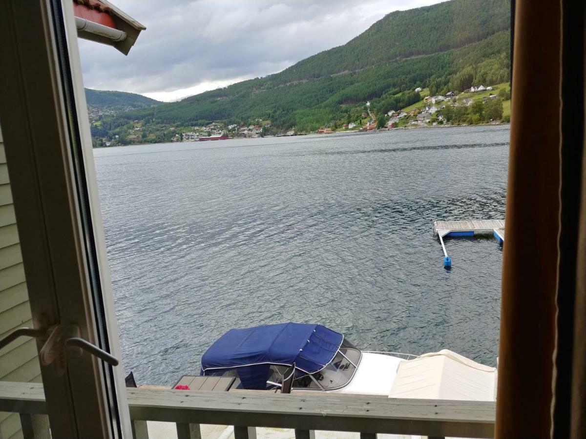 Nedre Amla Fjord Apartment Kaupanger Buitenkant foto